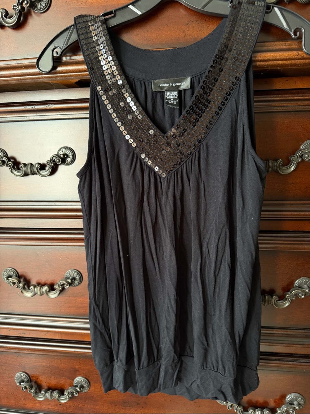 Cable & Gauge Black Sequin V-Neck Sleeveless Camisole